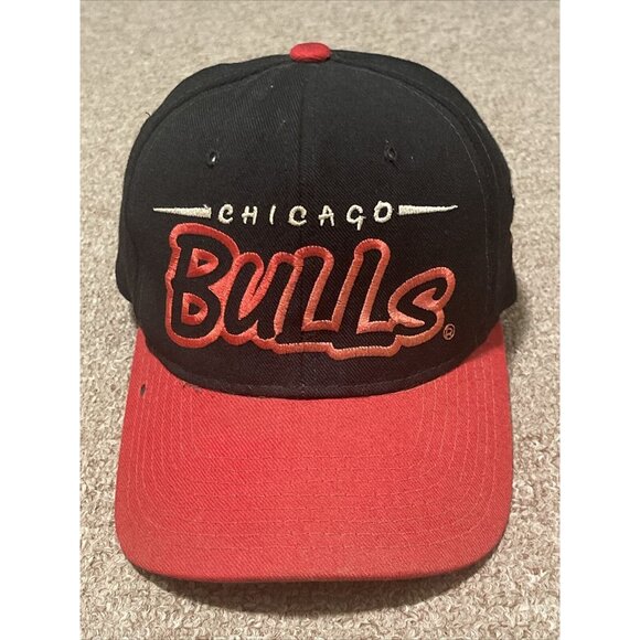 Vintage 90s Starter Chicago Bulls Script NBA Snapback Hat Cap 100% Wool OSFA - Picture 1 of 10